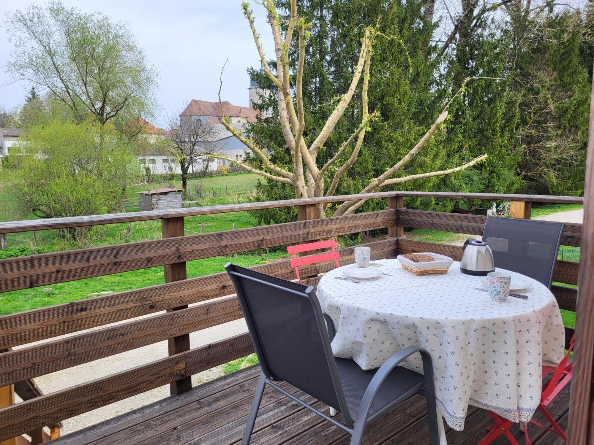 Appartement Sous Le Saule à Nods Extérieur photo